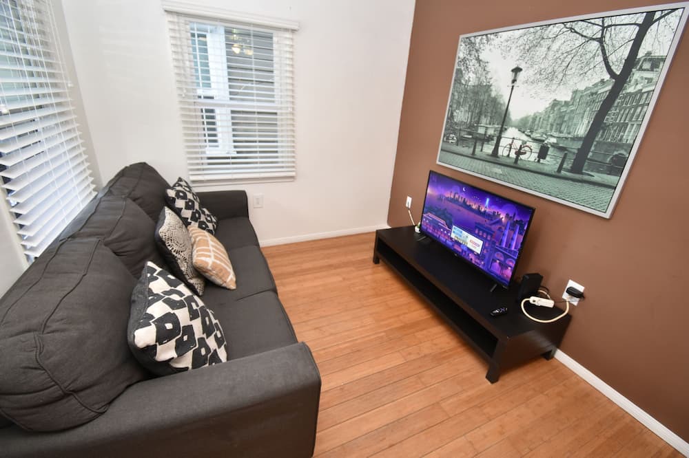 Photo of Livingroom in Downtown San Diego