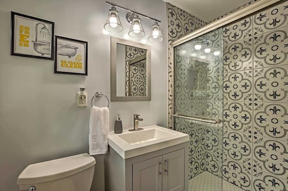 Photo of Bathroom in Collier Heights