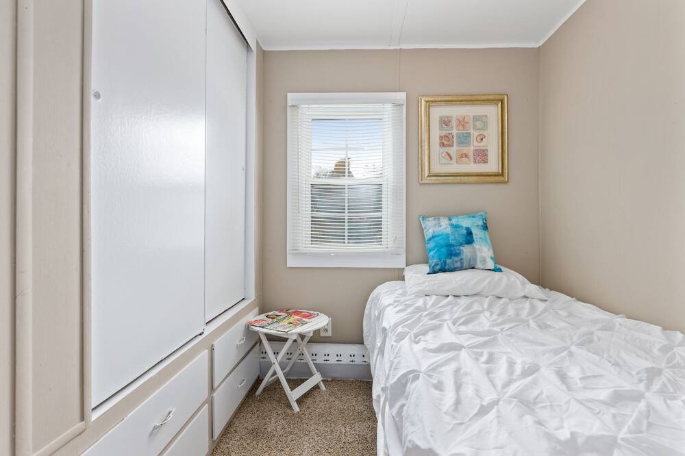 Photo of Bedroom in Russells Point