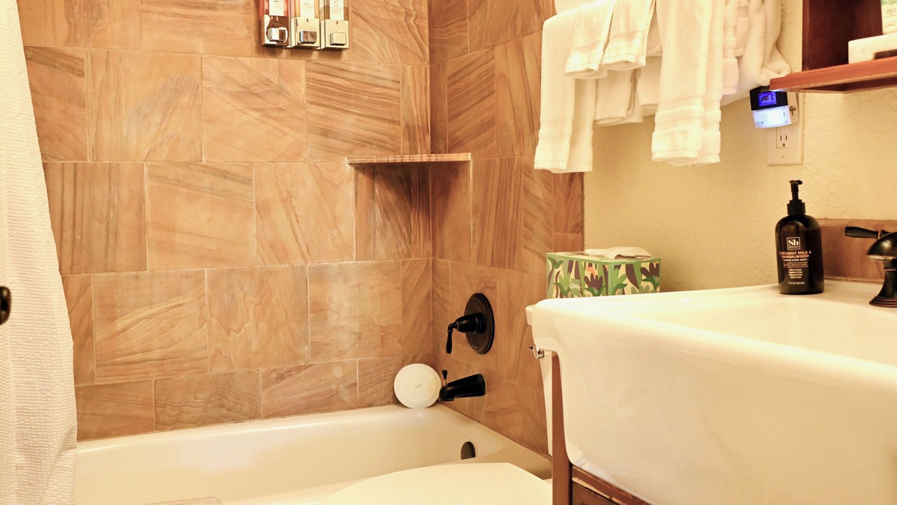 Photo of Bathroom in Gardiner