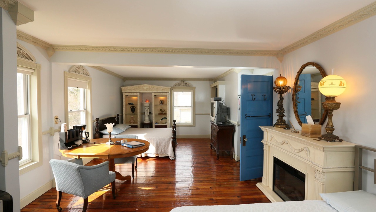Photo of Bedroom in Leechburg