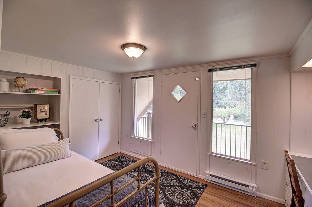Photo of Bedroom in Woods Bay