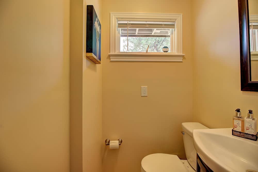 Photo of Bathroom in Woods Bay