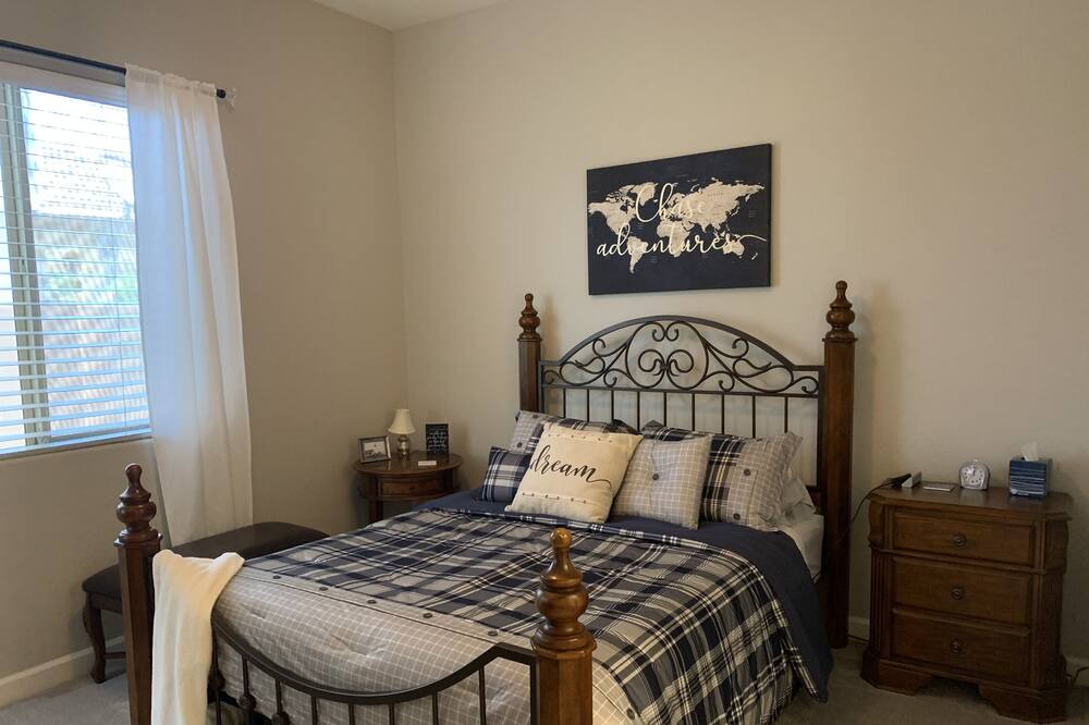 Photo of Bedroom in Queen Creek