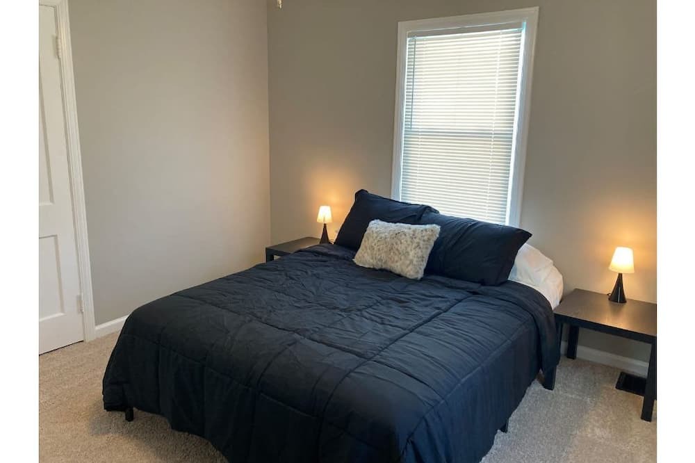 Photo of Bedroom in Speedway