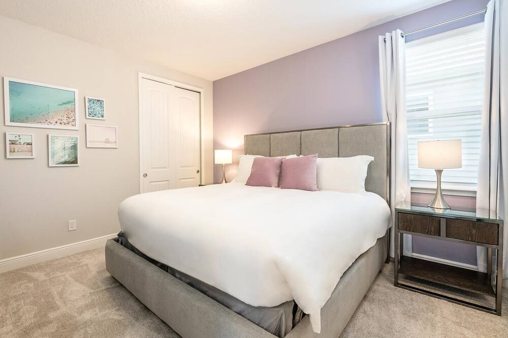 Photo of Bedroom in Bay Lake