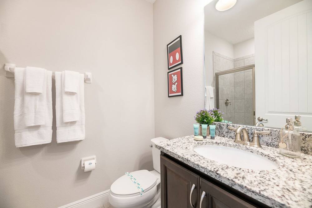 Photo of Bathroom in Bay Lake