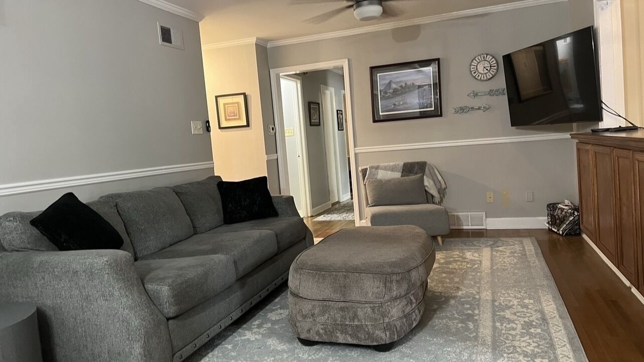 Photo of Livingroom in East Memphis