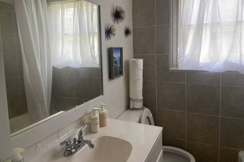 Photo of Bathroom in South Central Houston
