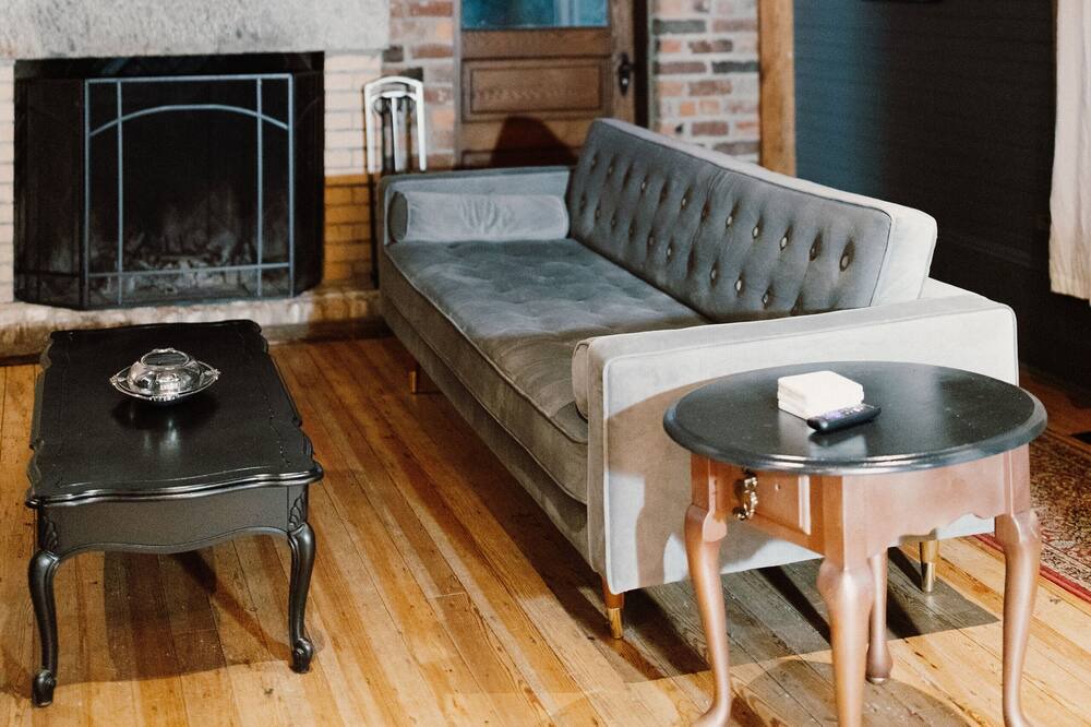 Photo of Livingroom in Monroe