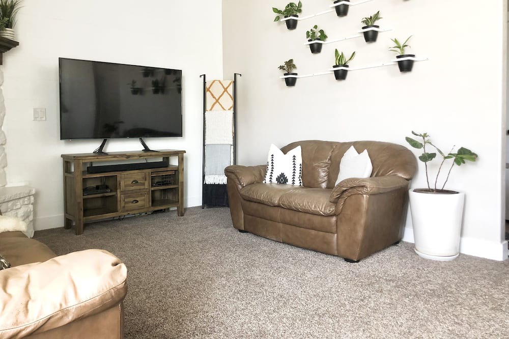 Photo of Livingroom in Vernal