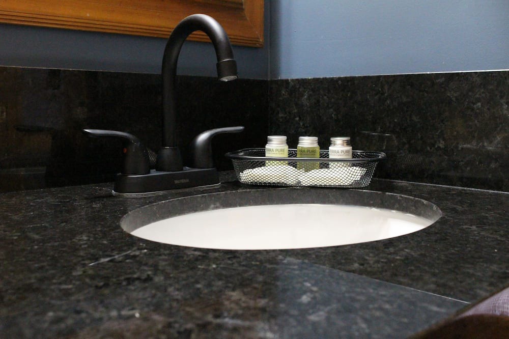 Photo of Bathroom in Canyon Lake