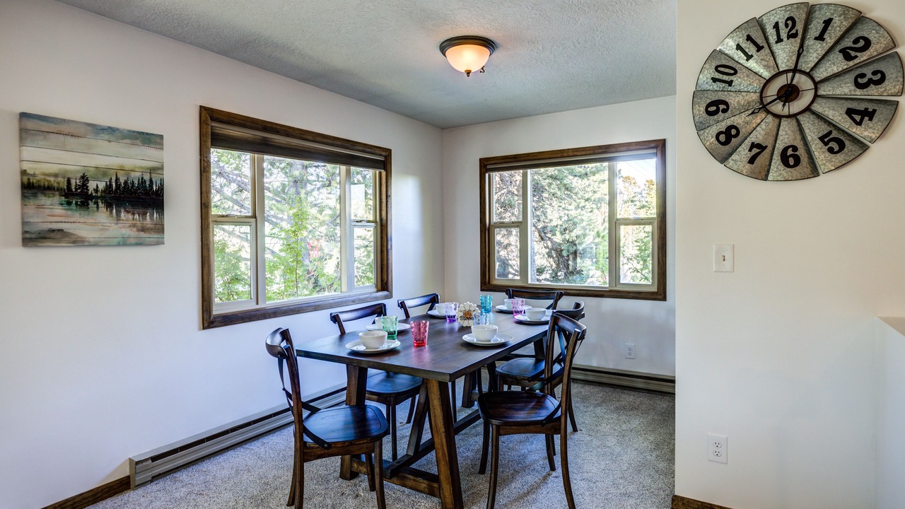 Photo of Livingroom in West Yellowstone