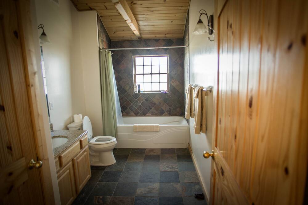 Photo of Bathroom in Fort Smith