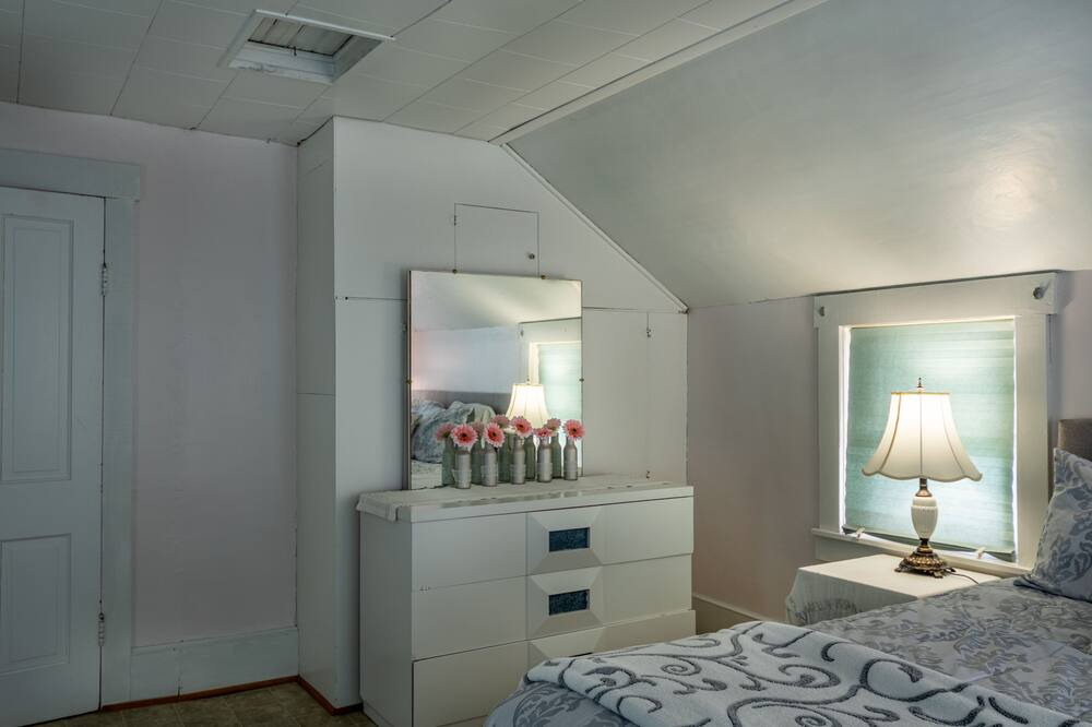 Photo of Bedroom in Millersburg