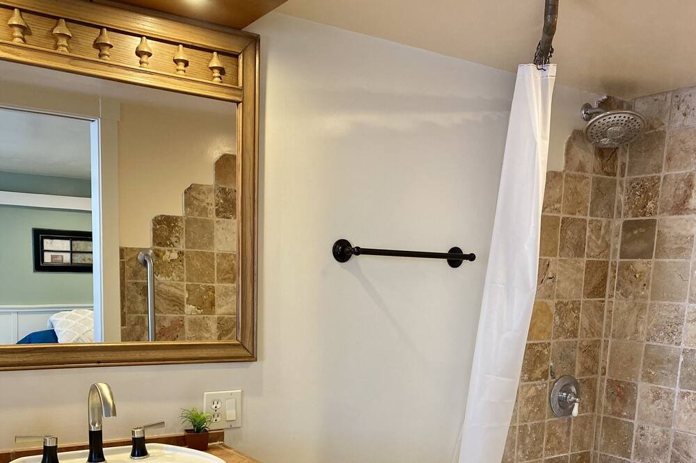 Photo of Bathroom in Whitewood