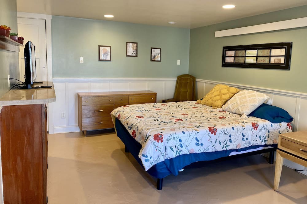 Photo of Bedroom in Whitewood