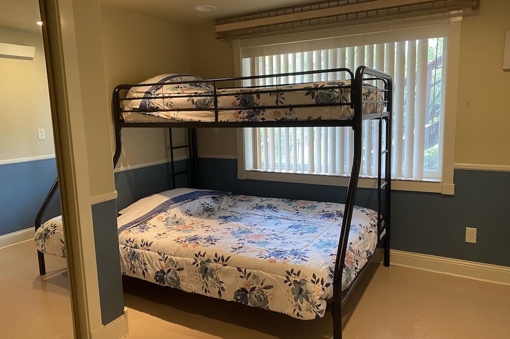 Photo of Bedroom in Whitewood