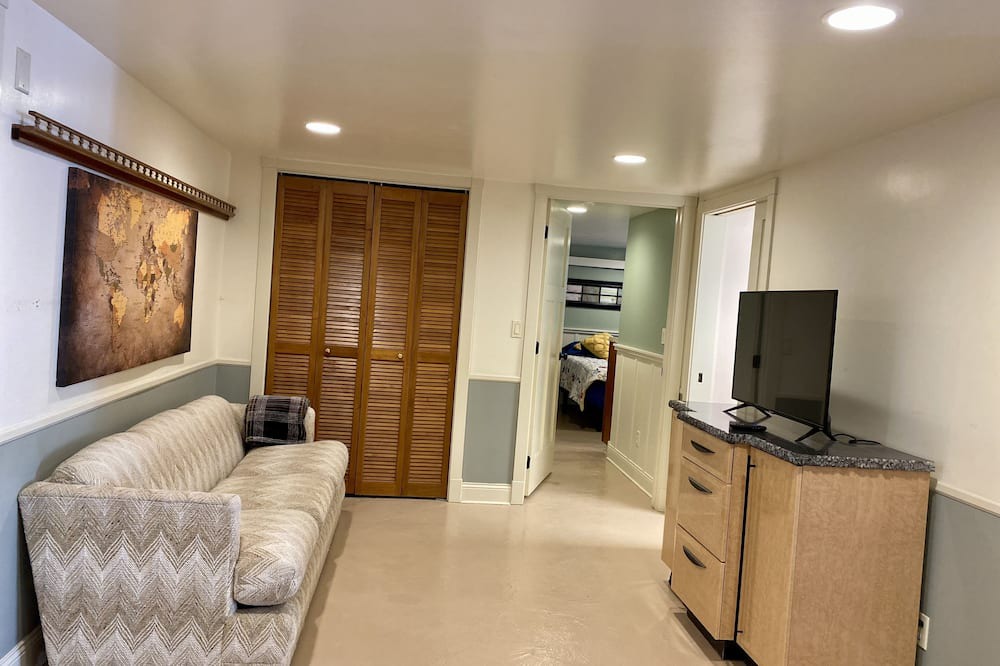 Photo of Livingroom in Whitewood
