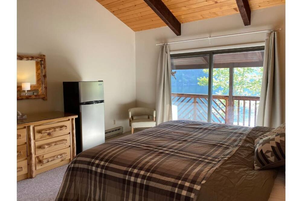 Photo of Bedroom in Salmon