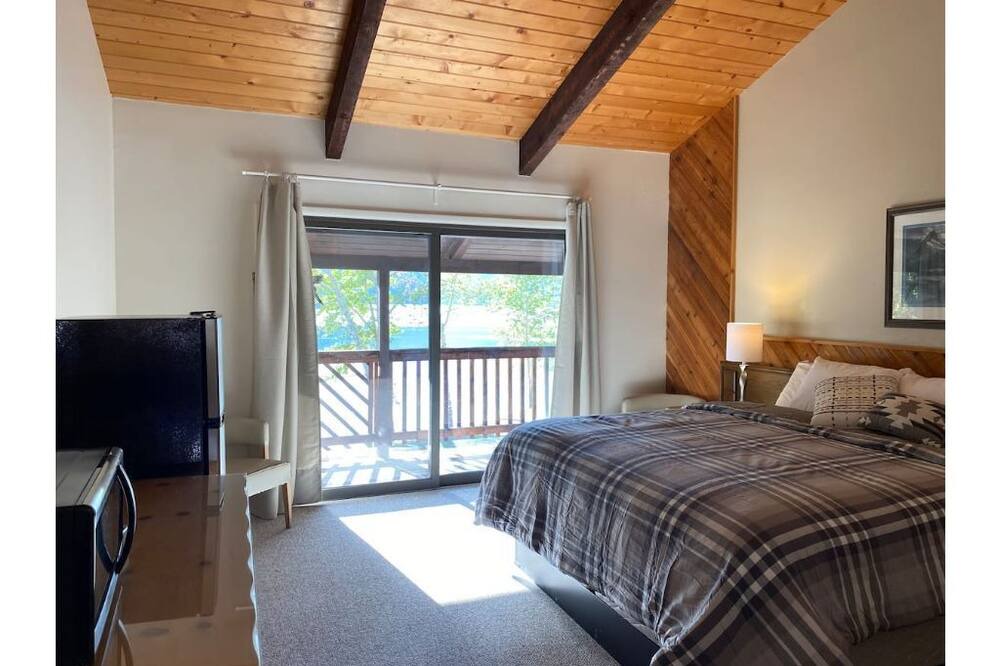 Photo of Bedroom in Salmon