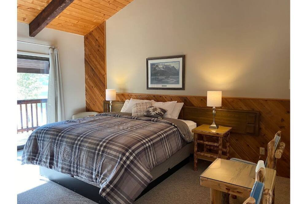 Photo of Bedroom in Salmon