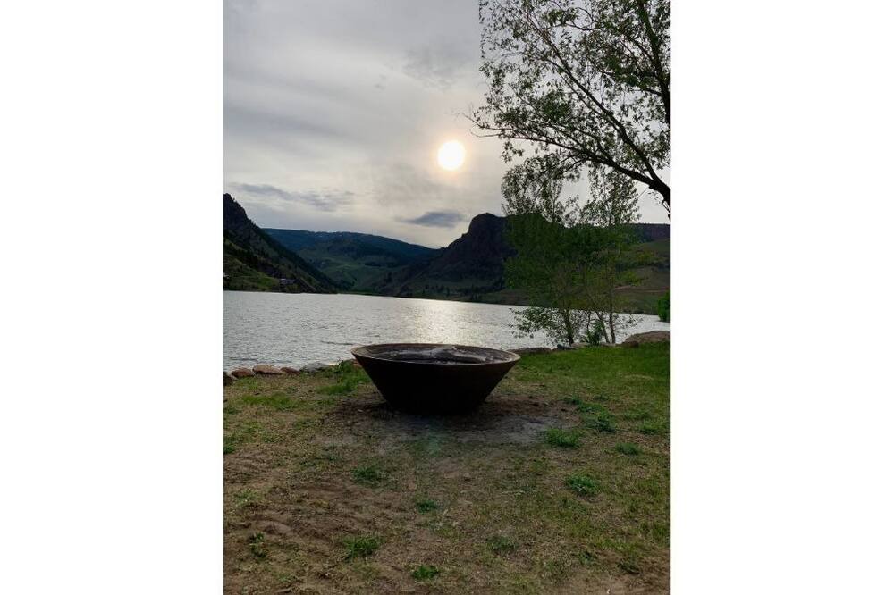 Photo of Outdoor in Salmon