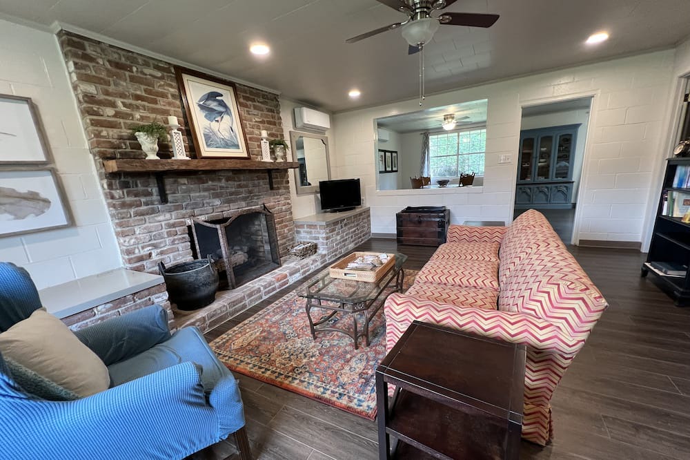 Photo of Livingroom in McComb