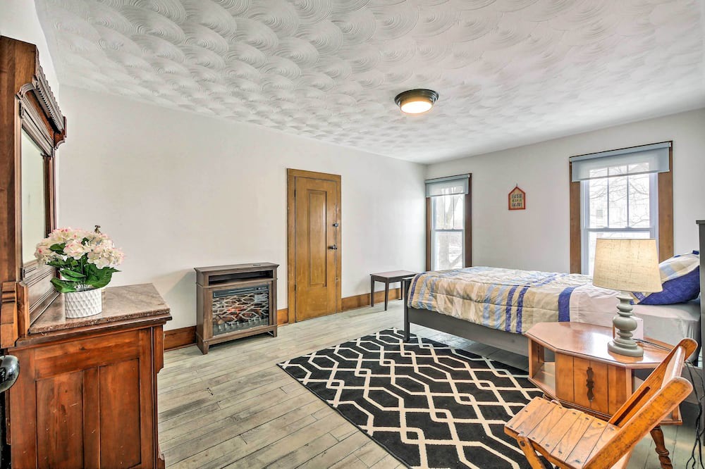 Photo of Livingroom in Ashland