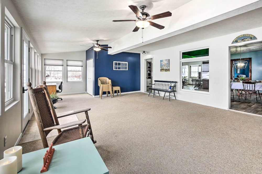 Photo of Livingroom in Ashland