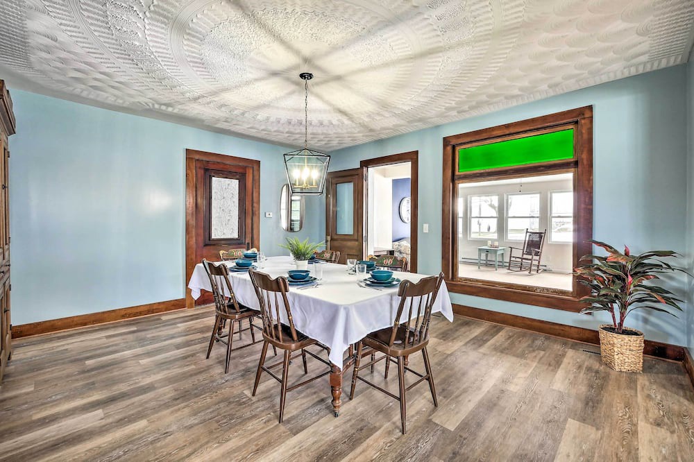 Photo of Bedroom in Ashland
