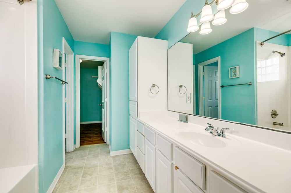 Photo of Bathroom in Miramar