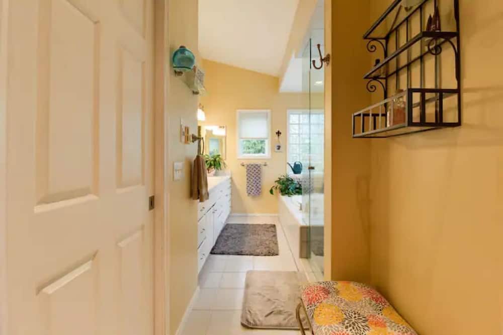 Photo of Bedroom in Orchard District
