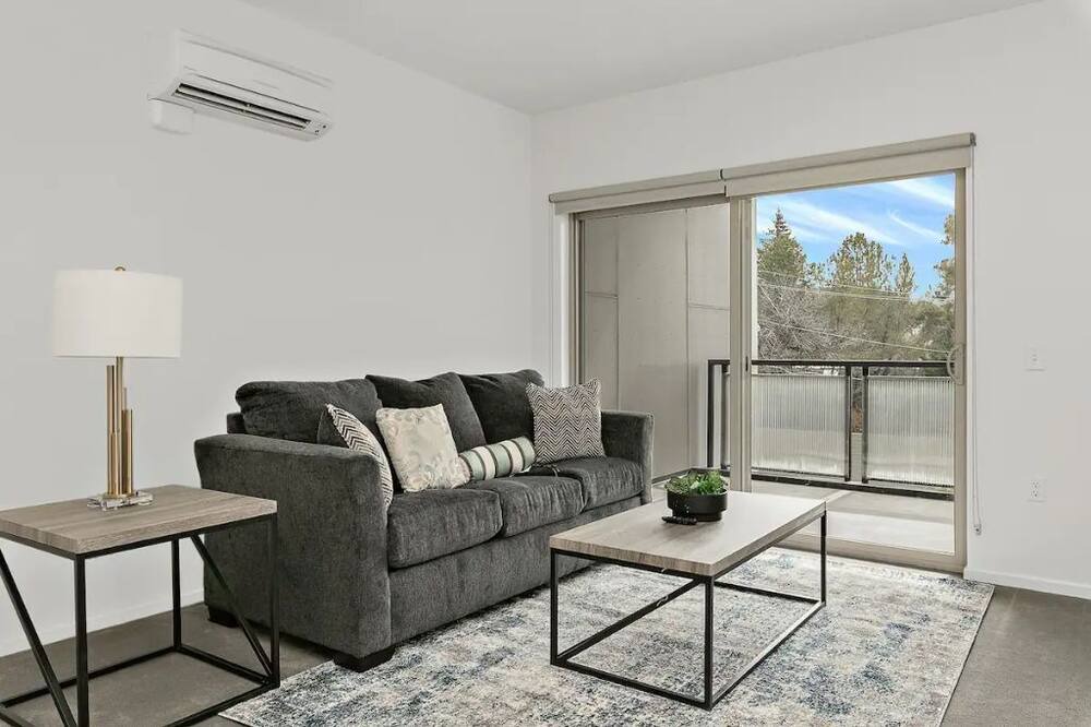 Photo of Livingroom in Veterans Park