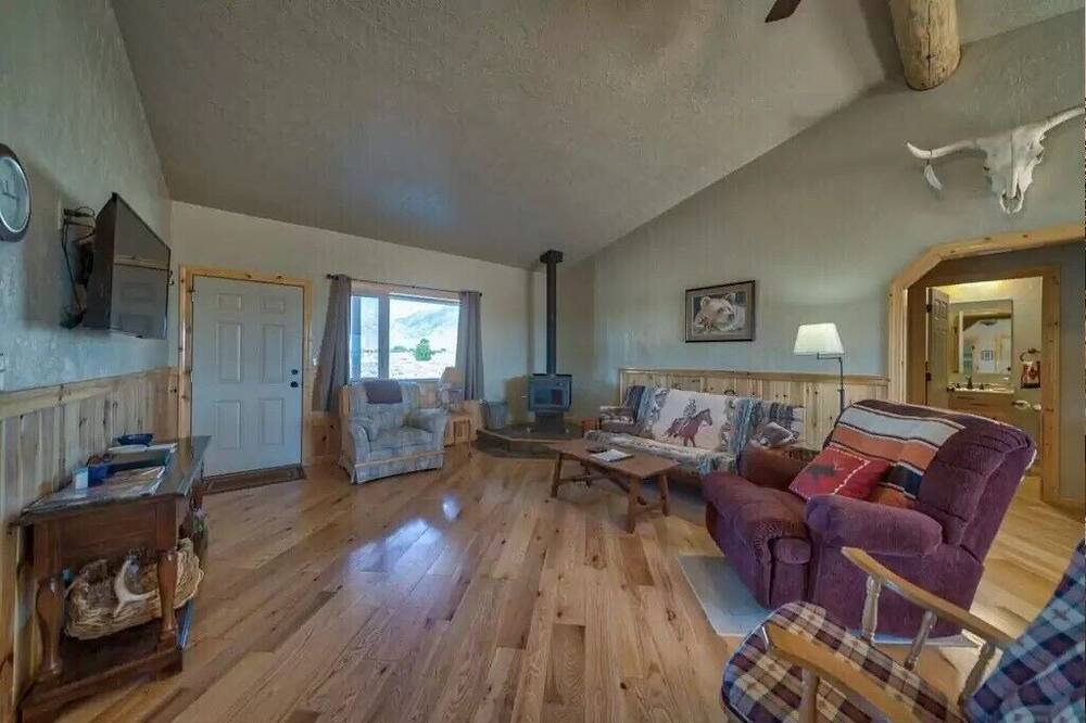Photo of Livingroom in Clark