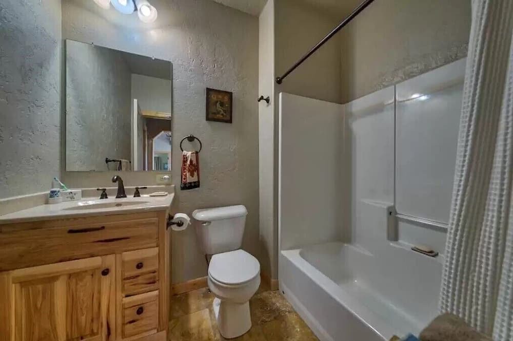 Photo of Bathroom in Clark
