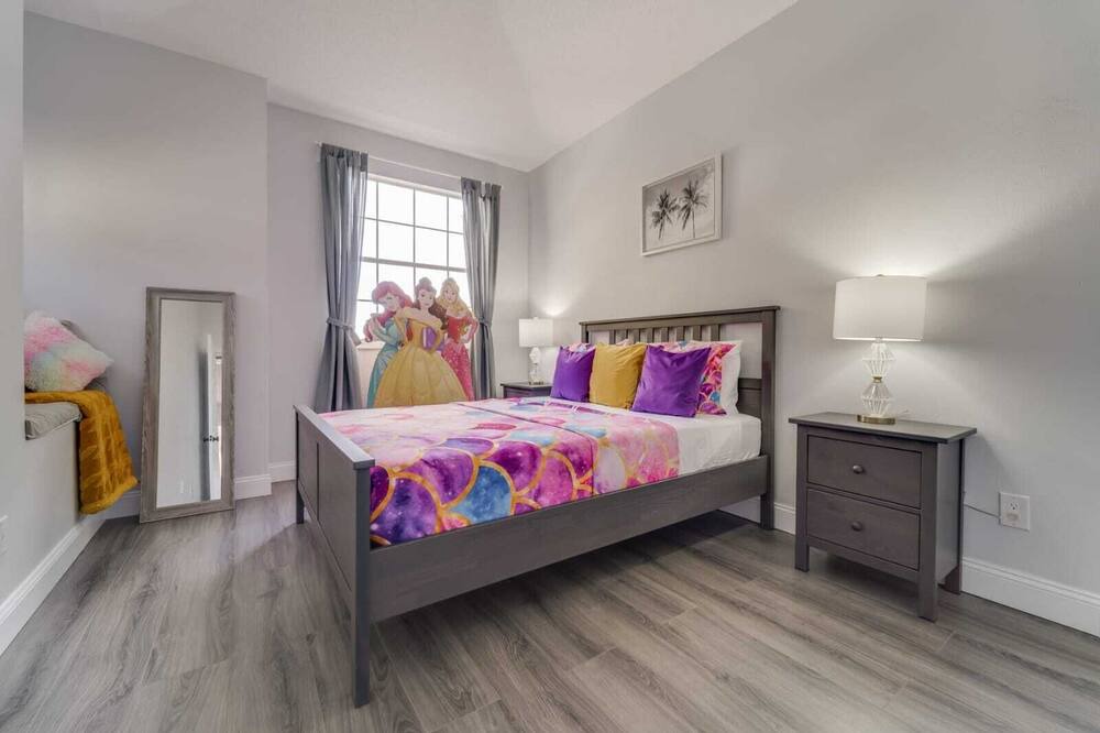 Photo of Bedroom in Lake Davenport Estates