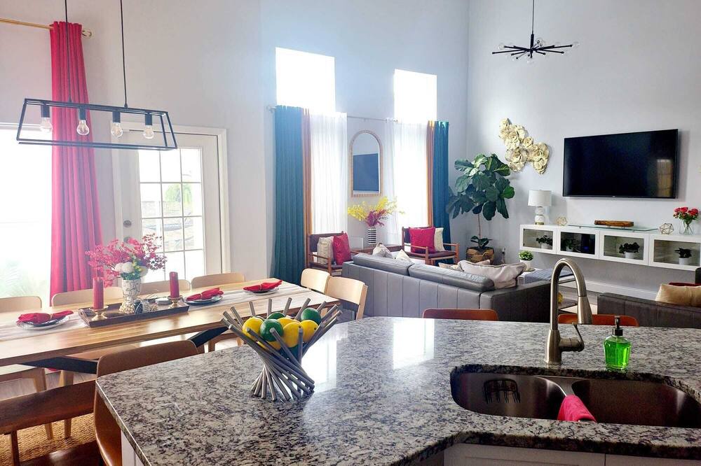 Photo of Kitchen in Lake Davenport Estates