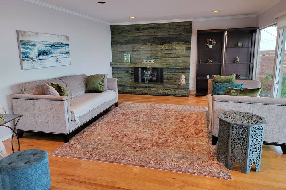 Photo of Livingroom in Coastal San Pedro