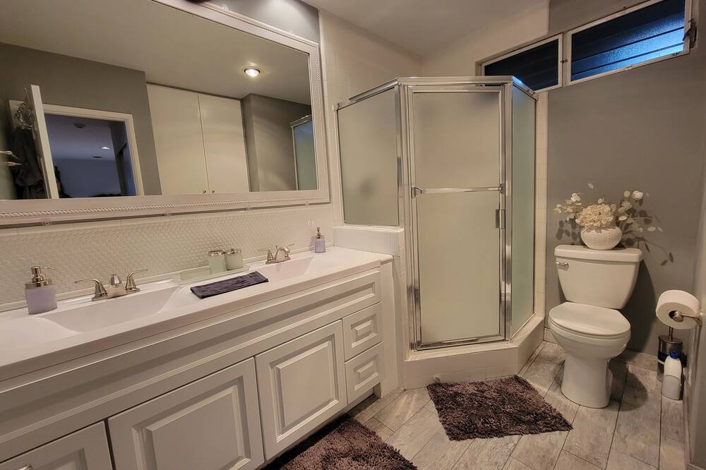 Photo of Bathroom in Coastal San Pedro