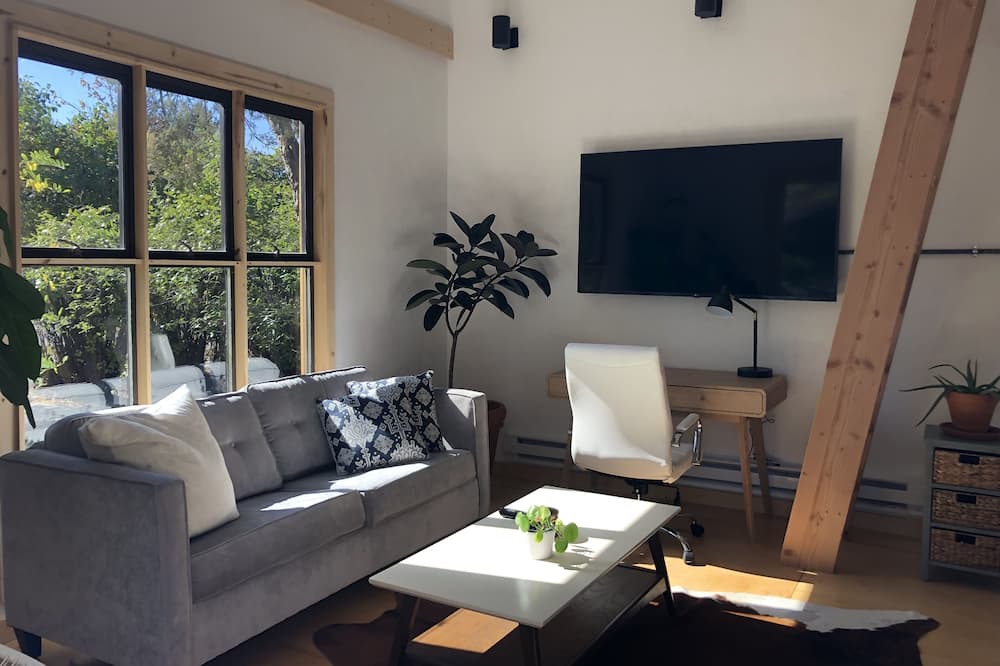 Photo of Livingroom in Westside