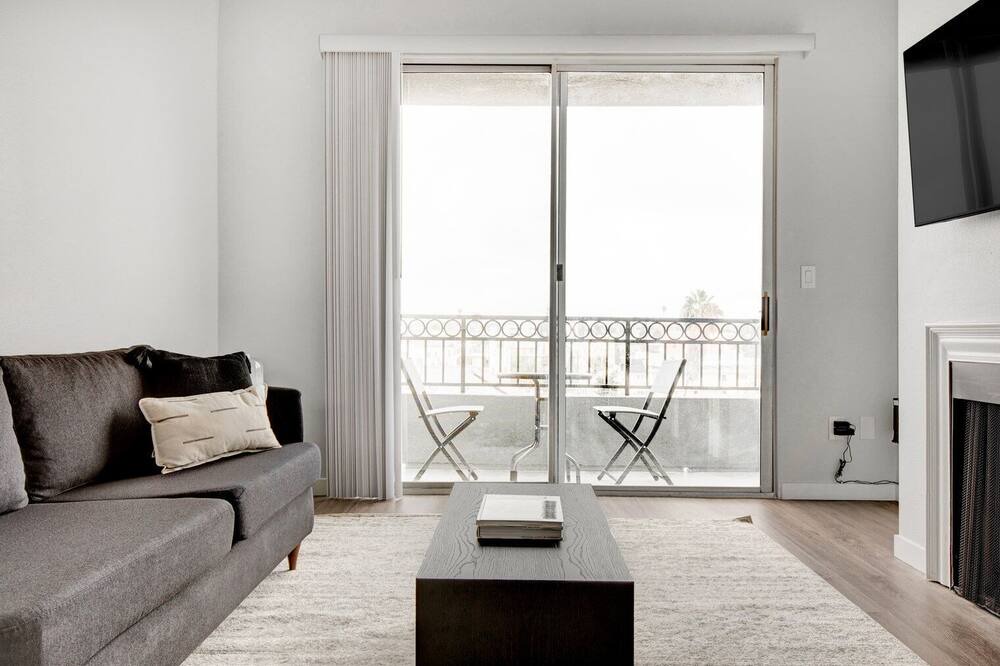 Photo of Livingroom in Rampart Village
