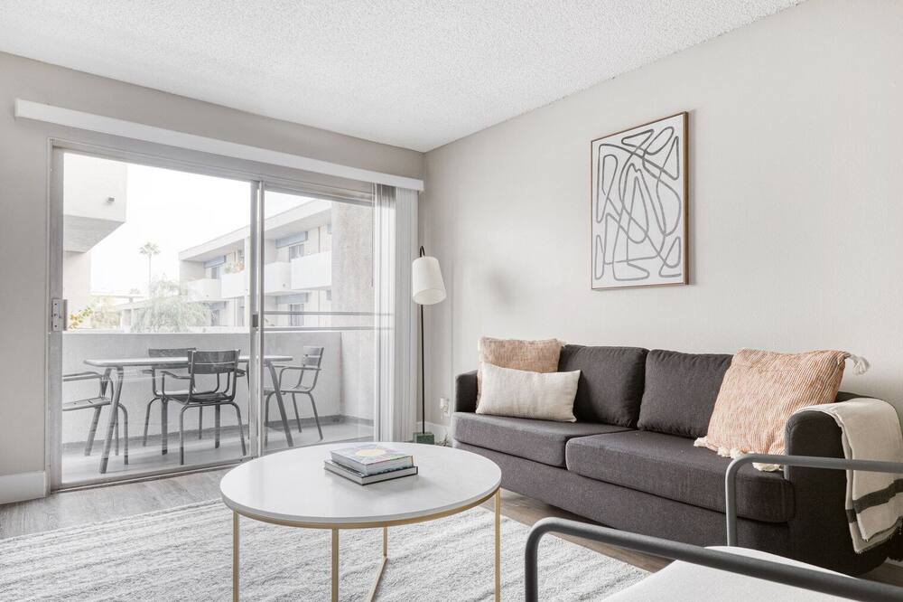 Photo of Livingroom in Rampart Village