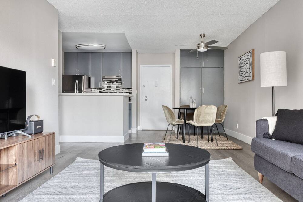 Photo of Livingroom in Rampart Village