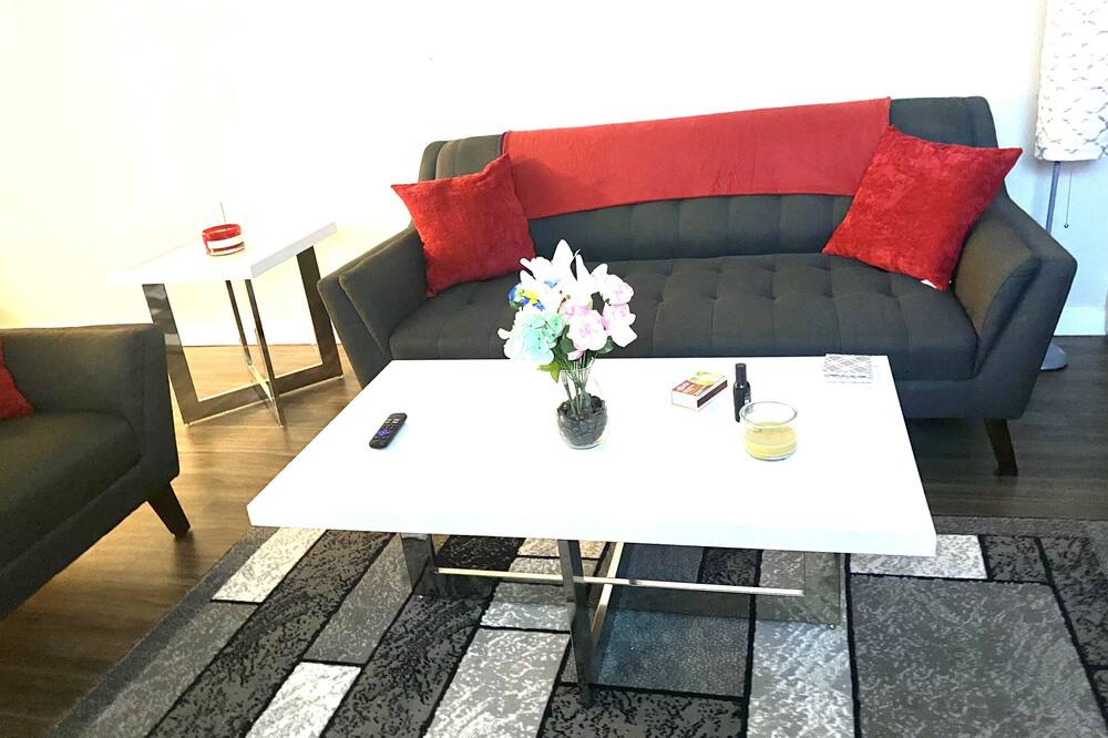 Photo of Livingroom in Detroit