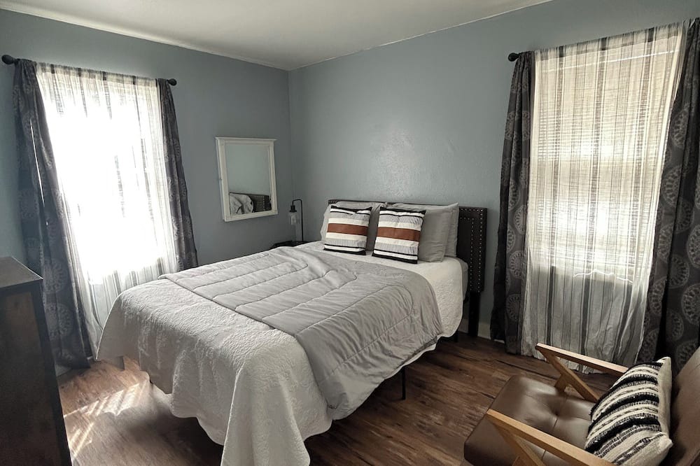 Photo of Bedroom in Kellogg