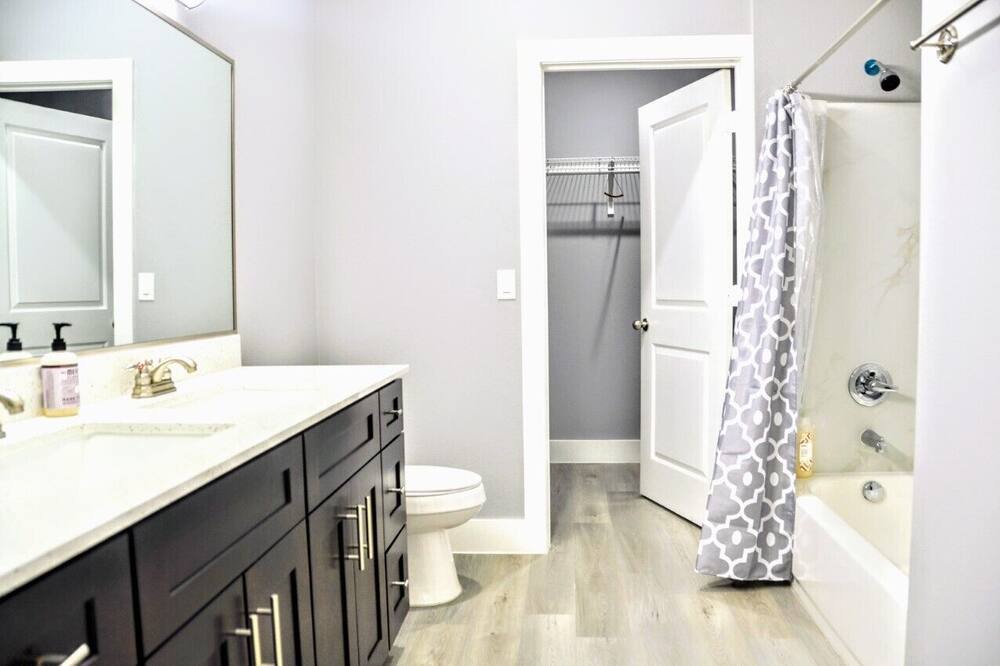 Photo of Bedroom in Sealy