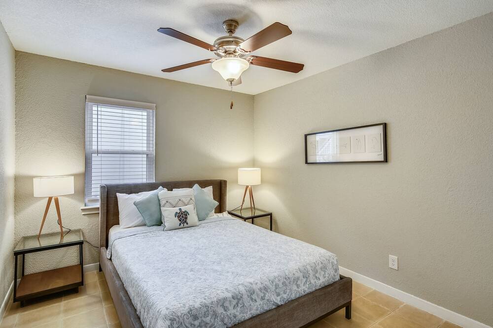 Photo of Bedroom in Galveston
