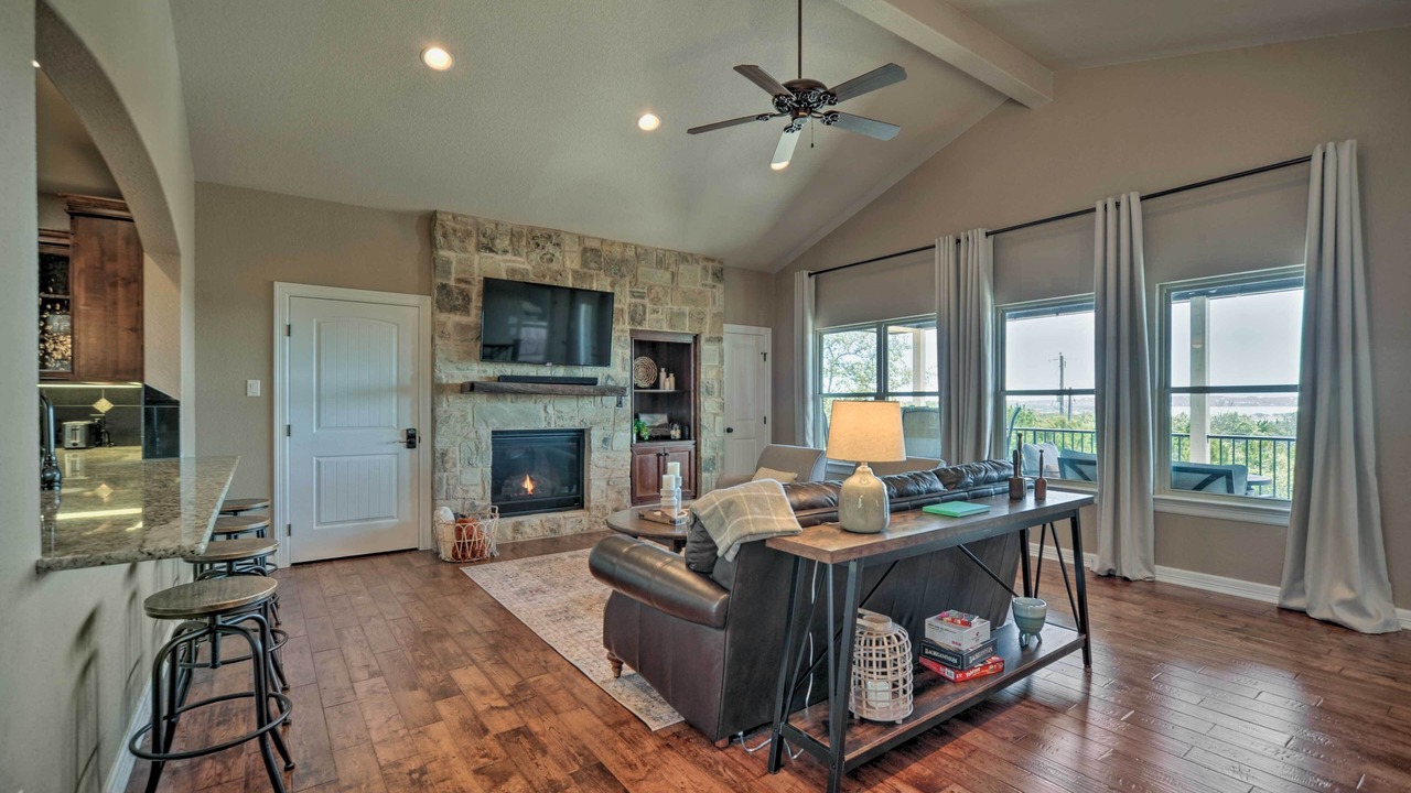 Photo of Livingroom in Canyon Lake