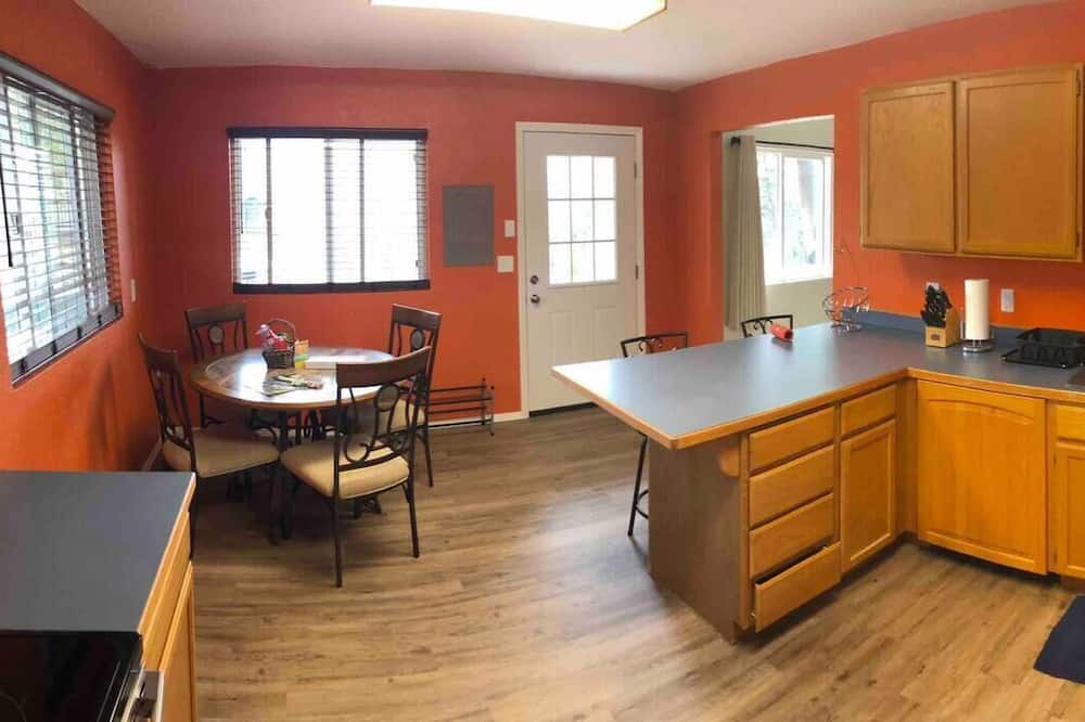Photo of Kitchen in Bayview